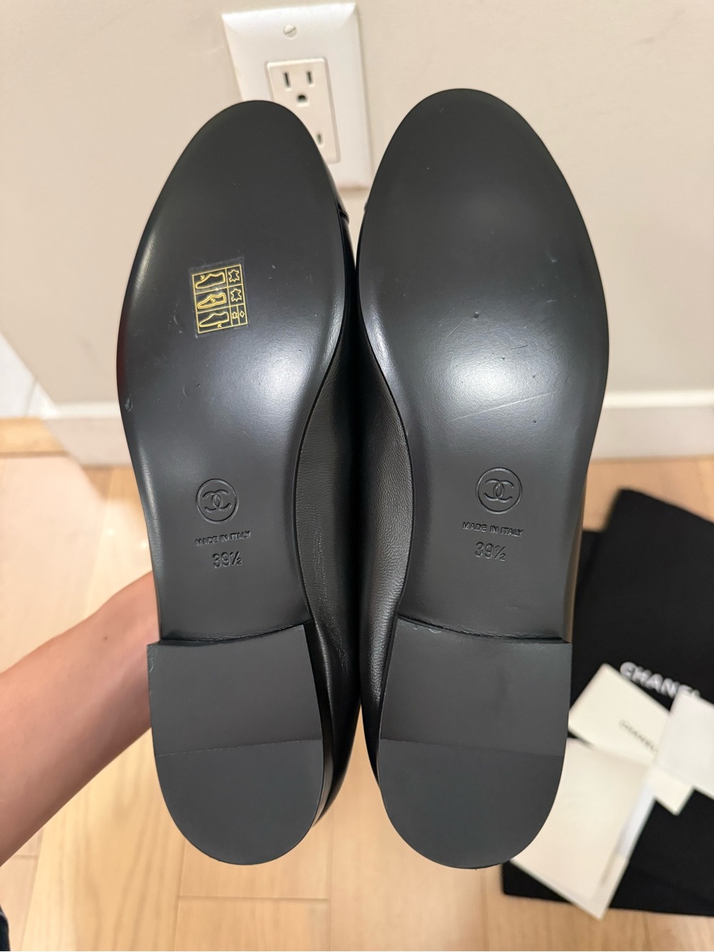 CHANEL Black Leather Ballet Flats with Patent Cap Toe and Bow - Picture 2 of 5